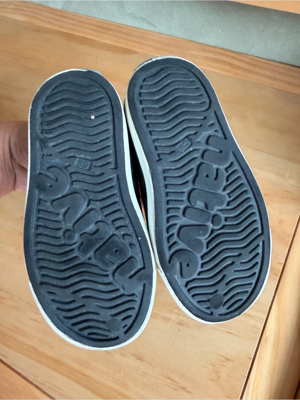 Native Shoes Jefferson toddler Slip-On Black size 8